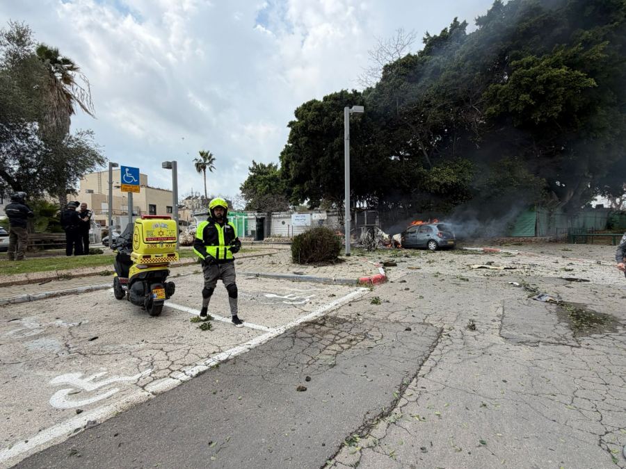 سقوط شظايا صواريخ في عدة مناطق وسط البلاد وإصابات طفيفة